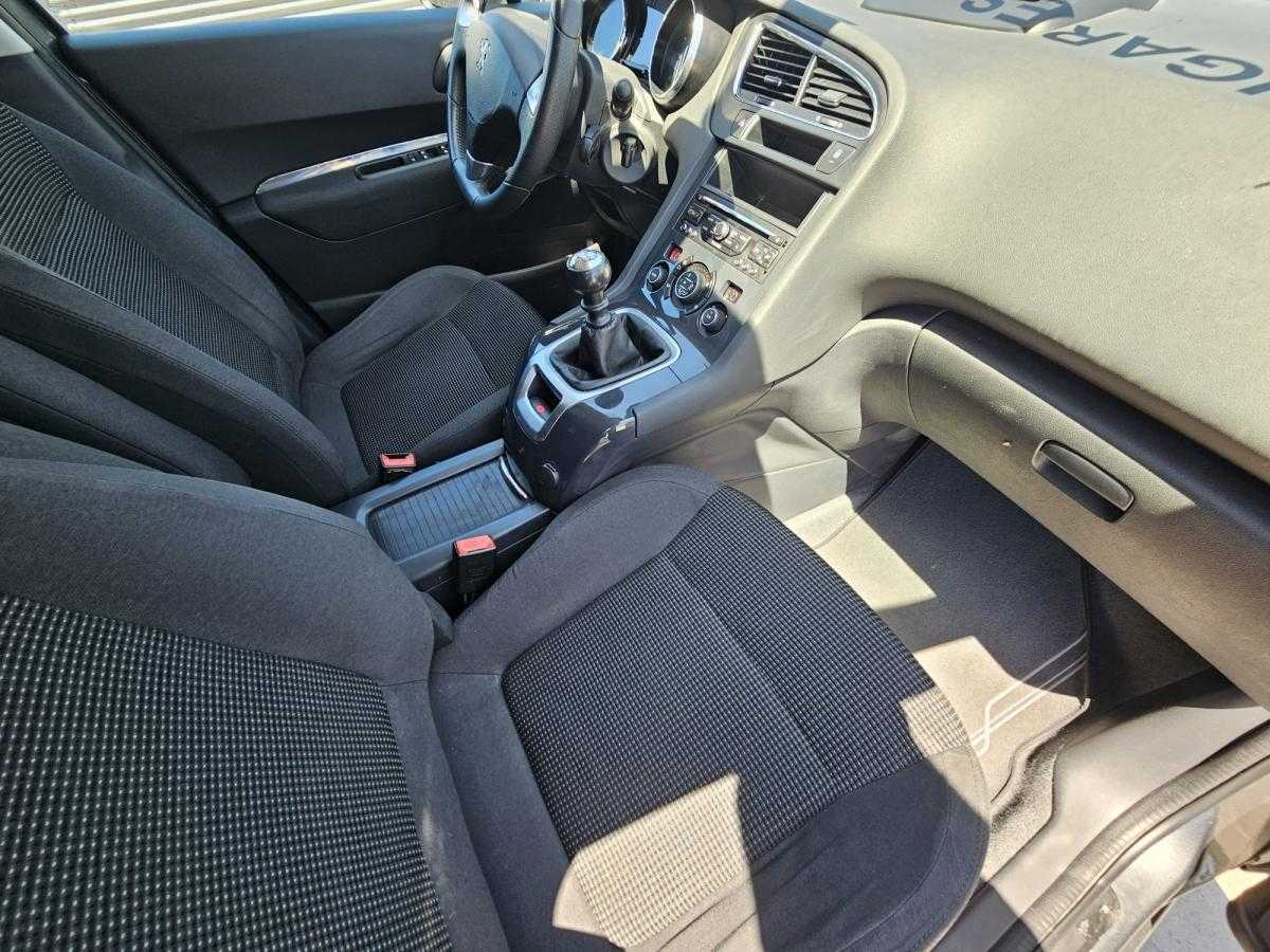 peugeot-5008-2016-diesel-1560cc