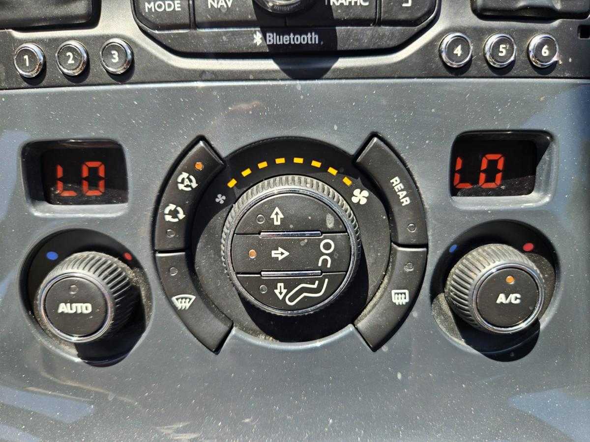 peugeot-5008-2016-diesel-1560cc