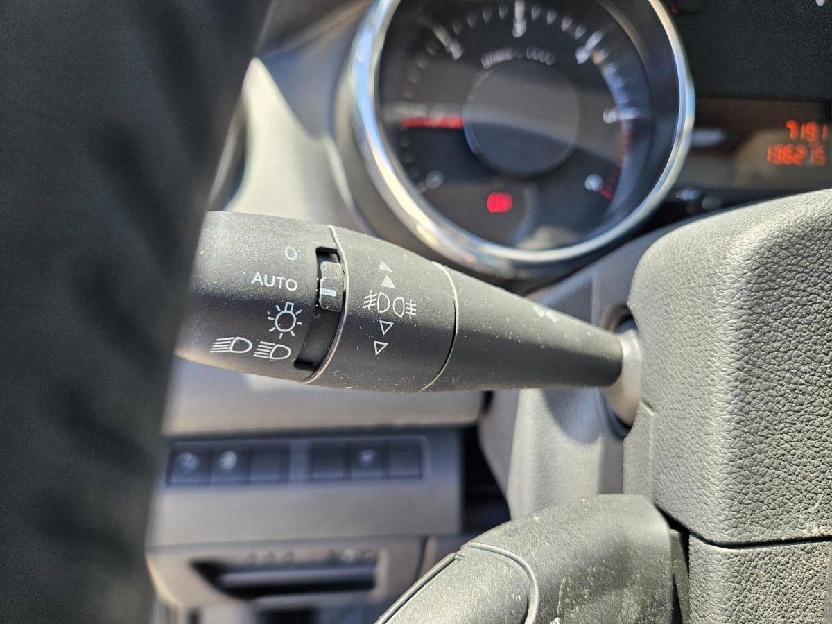 peugeot-5008-2016-diesel-1560cc