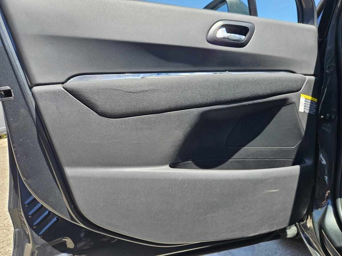 peugeot-5008-2016-diesel-1560cc