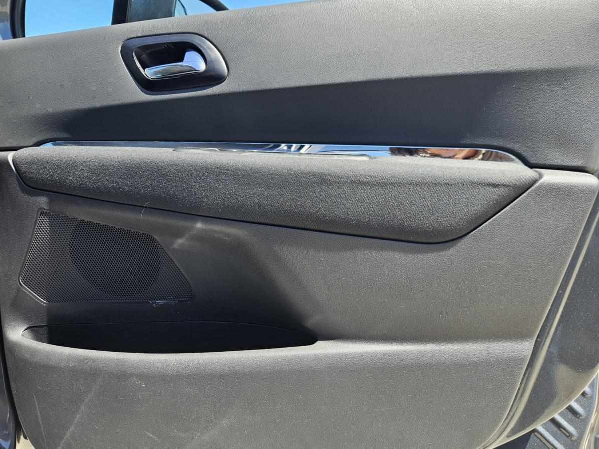 peugeot-5008-2016-diesel-1560cc