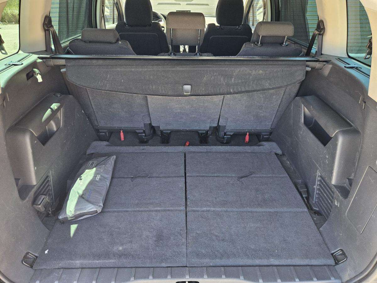 peugeot-5008-2016-diesel-1560cc