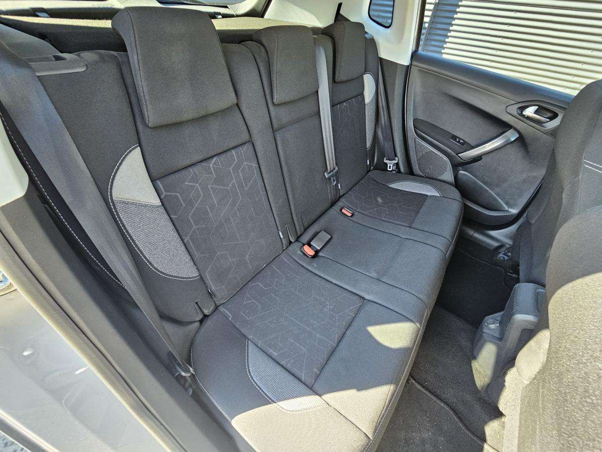 peugeot-2008-2017-diesel-1560cc