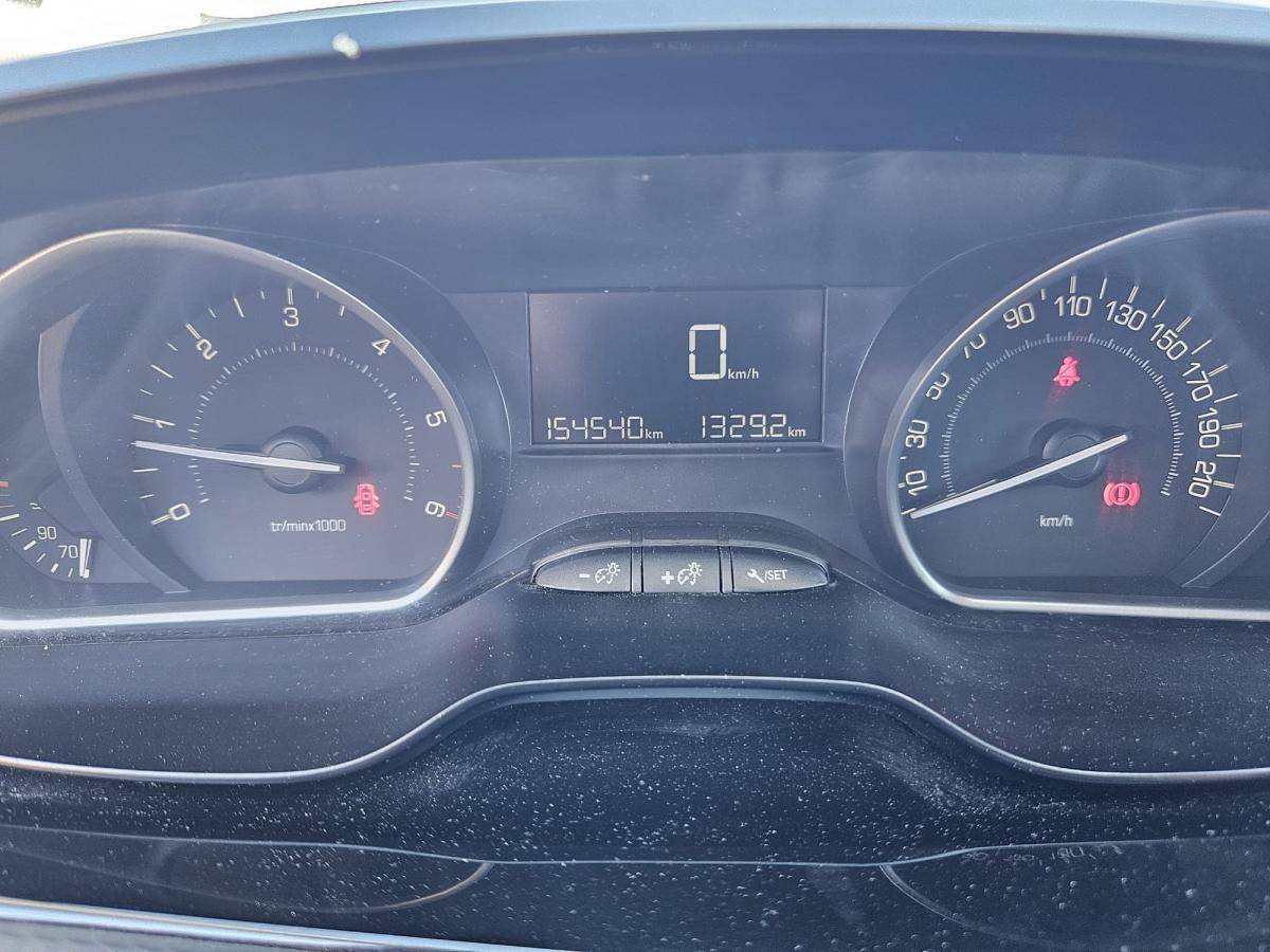 peugeot-2008-2017-diesel-1560cc