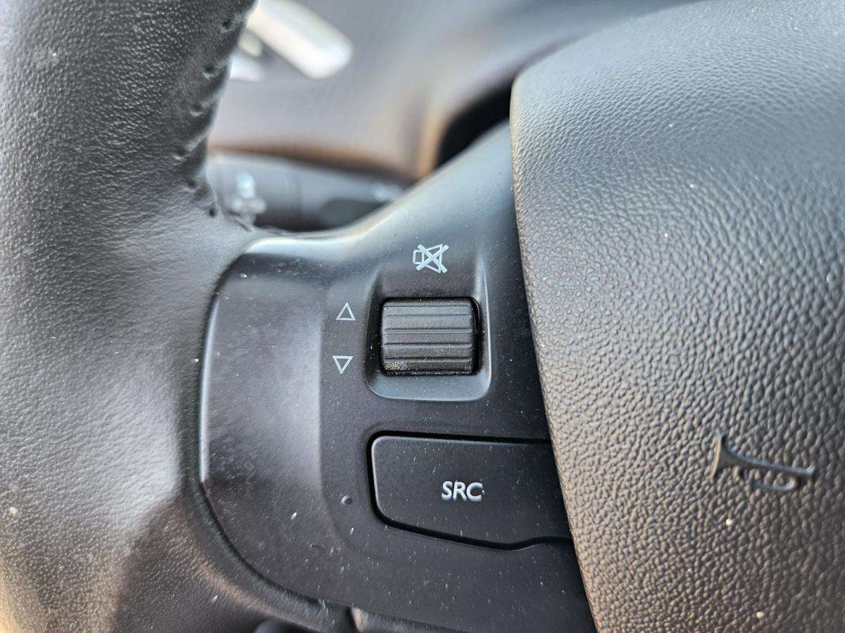 peugeot-2008-2017-diesel-1560cc