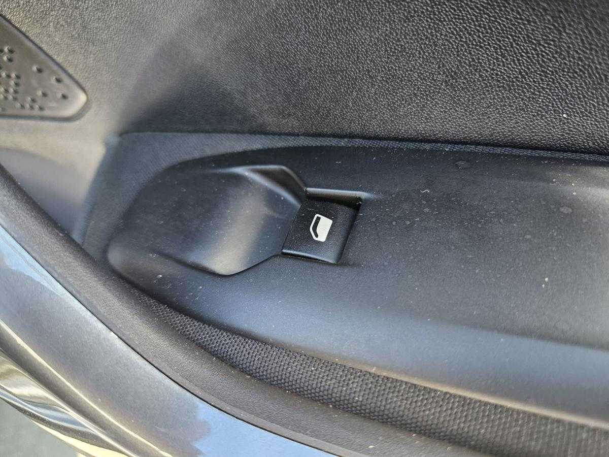 peugeot-2008-2017-diesel-1560cc