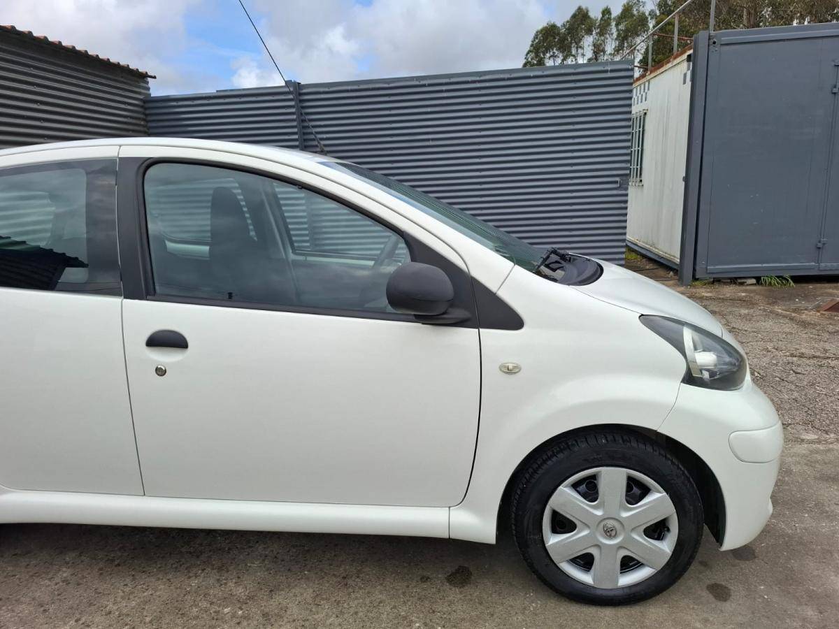 toyota-aygo-2011-gasolina-998cc