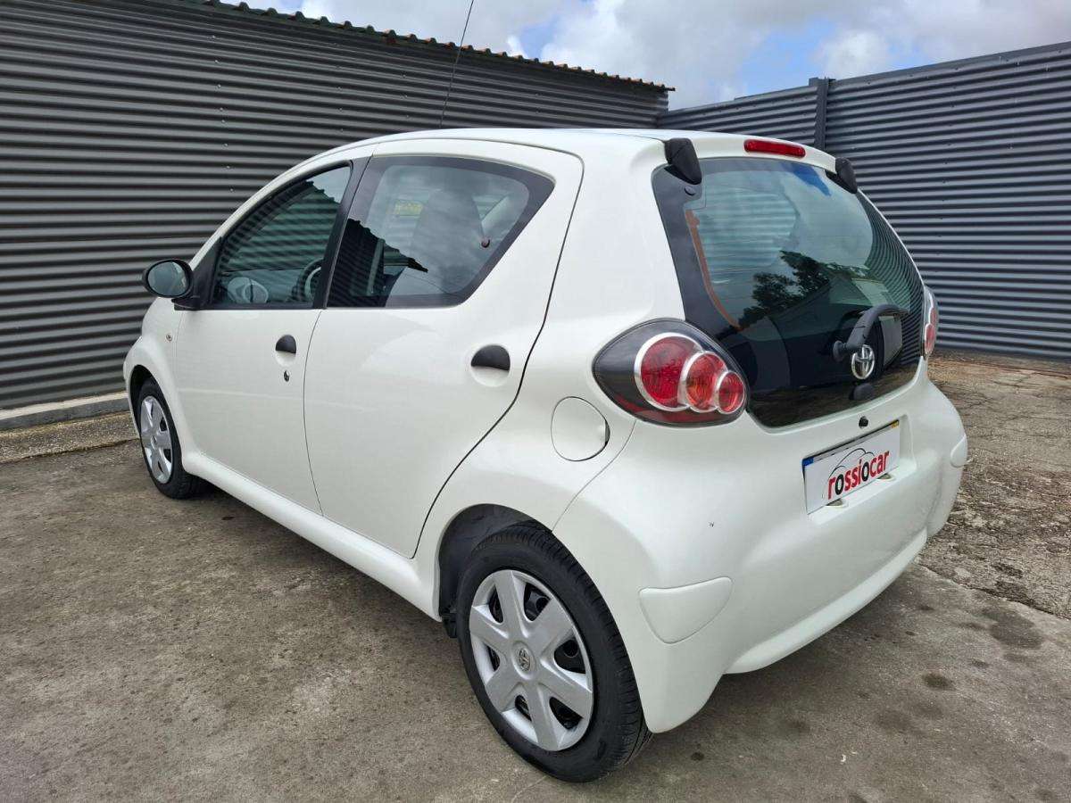 toyota-aygo-2011-gasolina-998cc