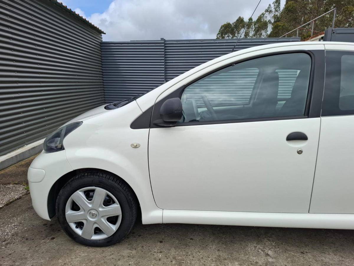 toyota-aygo-2011-gasolina-998cc