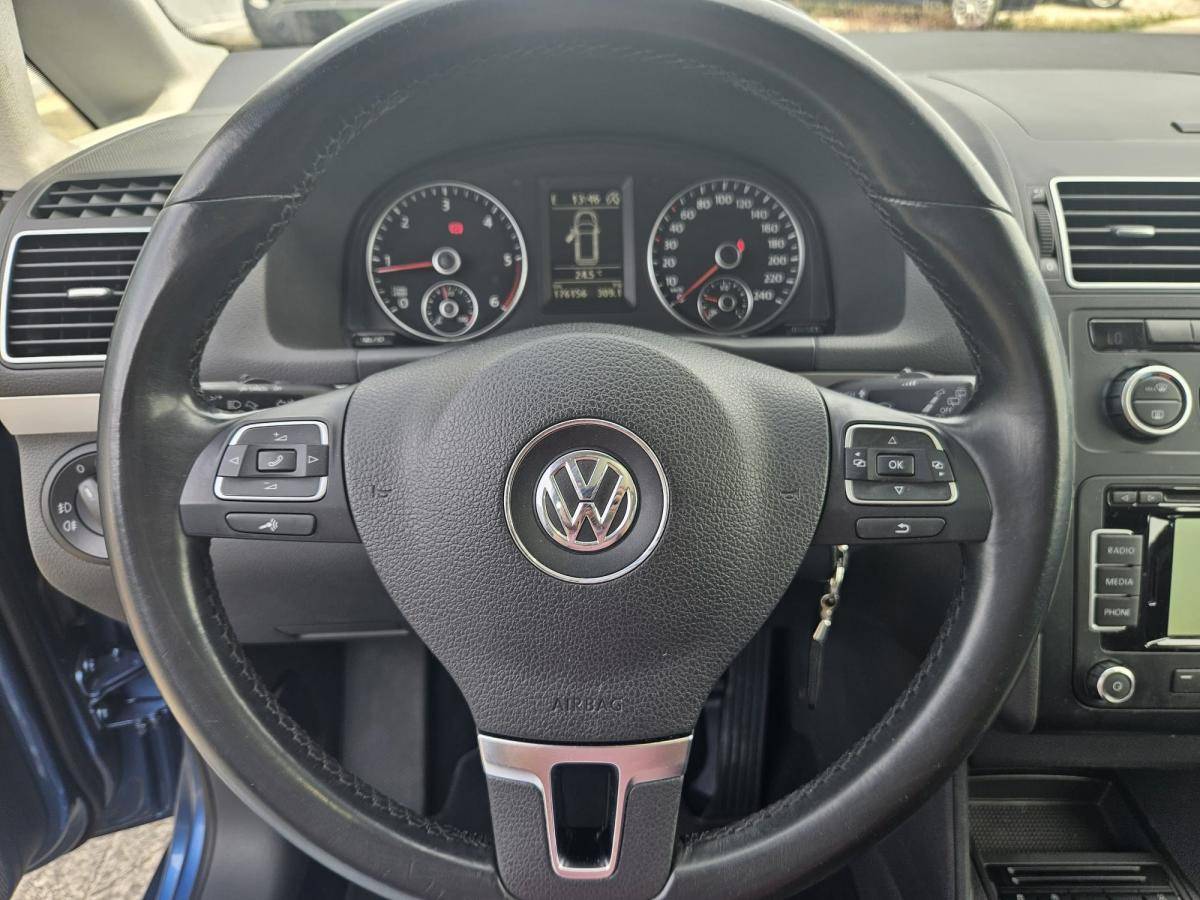 volkswagen-touran-2015-diesel-1598cc