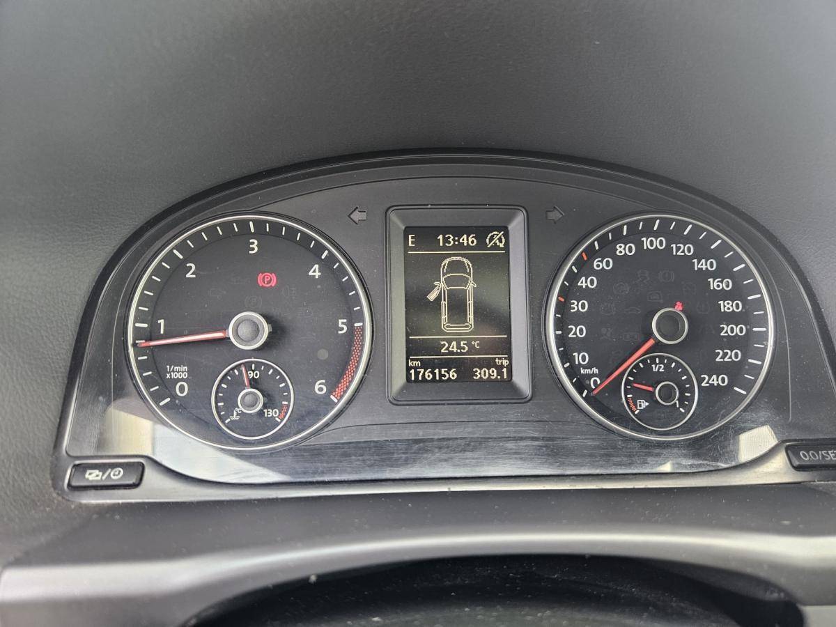 volkswagen-touran-2015-diesel-1598cc