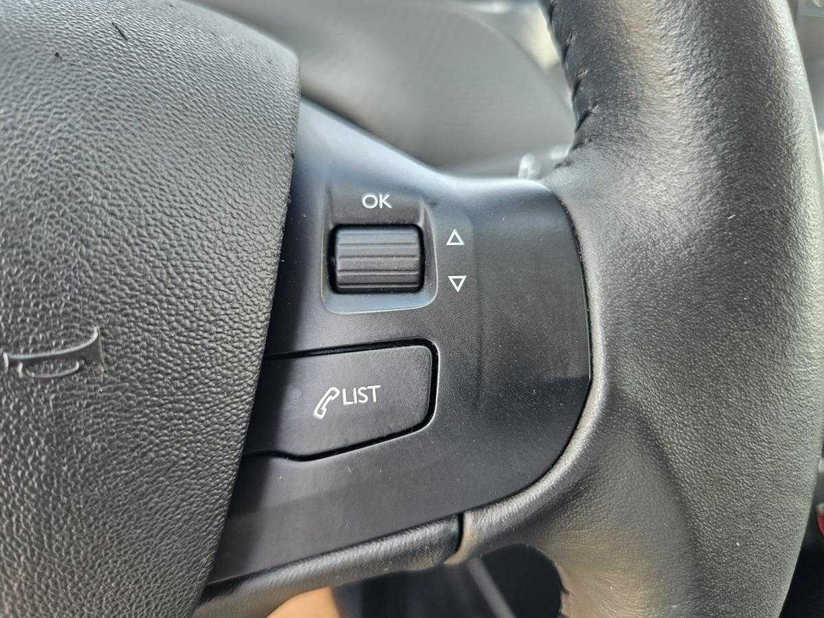 peugeot-2008-2019-gasolina-1199cc