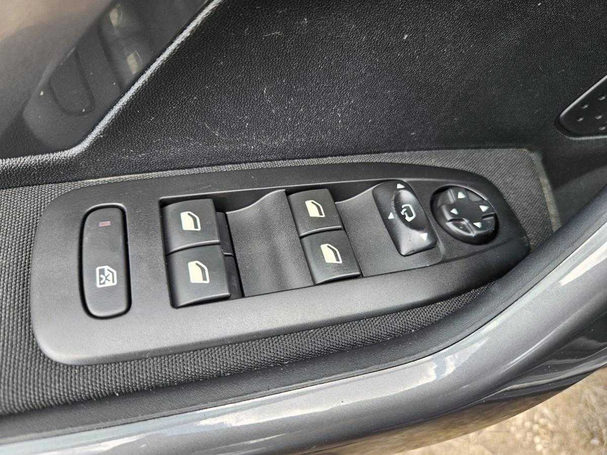 peugeot-2008-2019-gasolina-1199cc