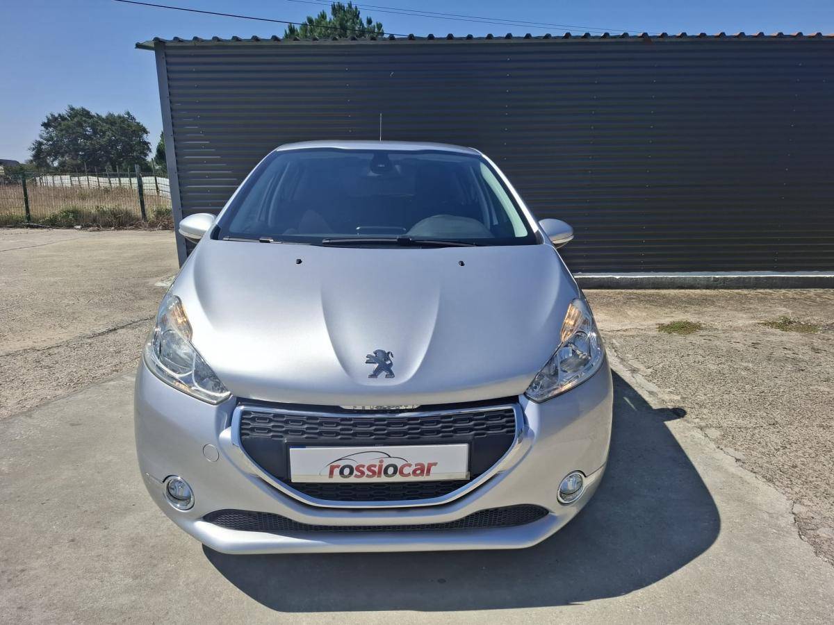 peugeot-208-2014-gasolina-1199cc