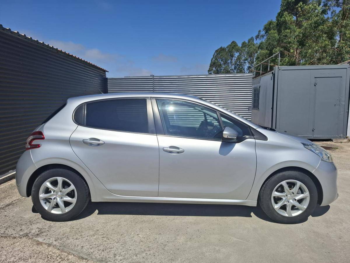 peugeot-208-2014-gasolina-1199cc