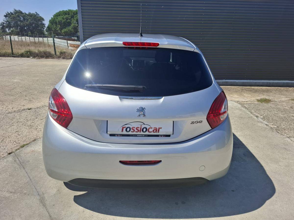 peugeot-208-2014-gasolina-1199cc