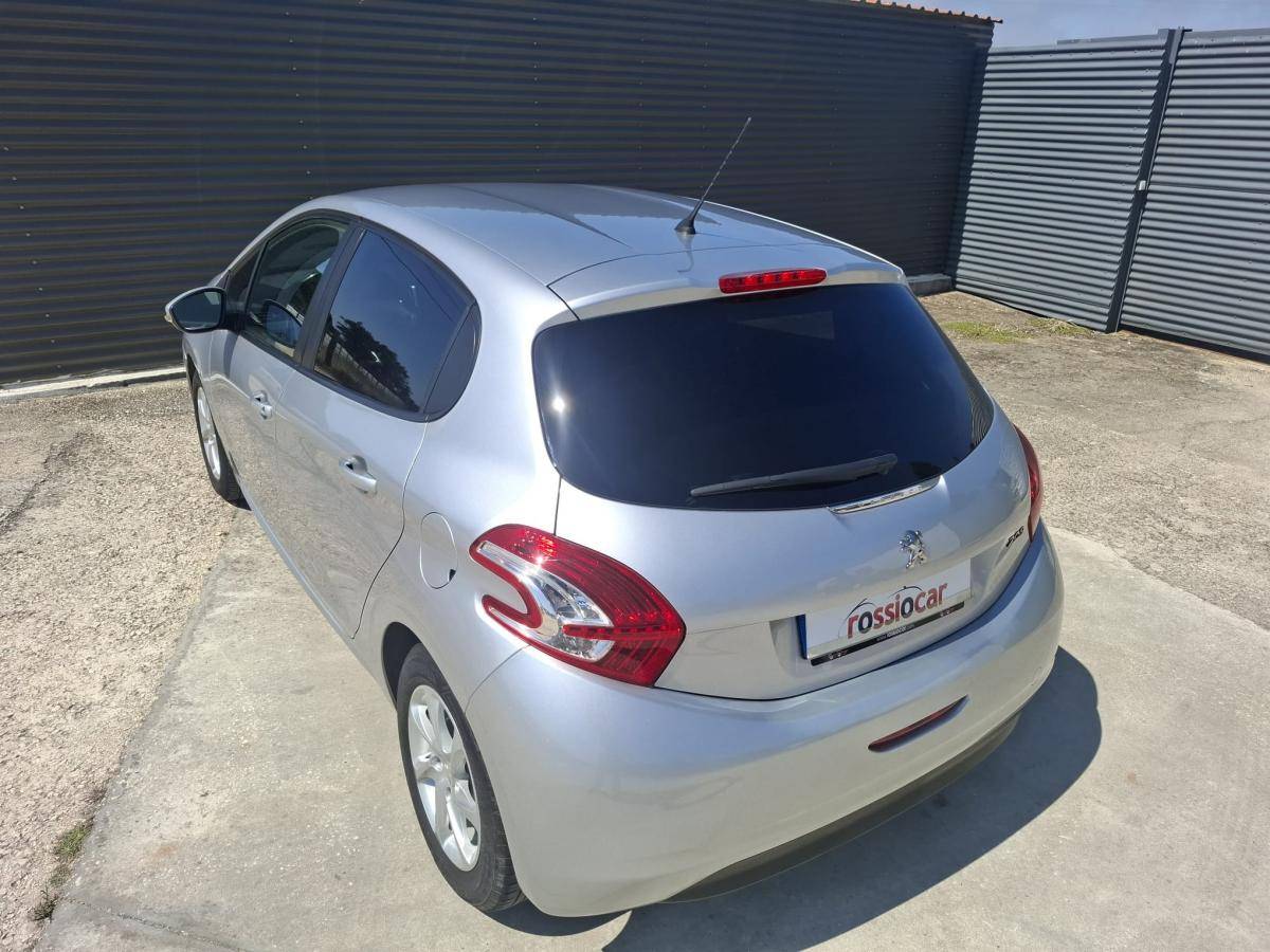 peugeot-208-2014-gasolina-1199cc