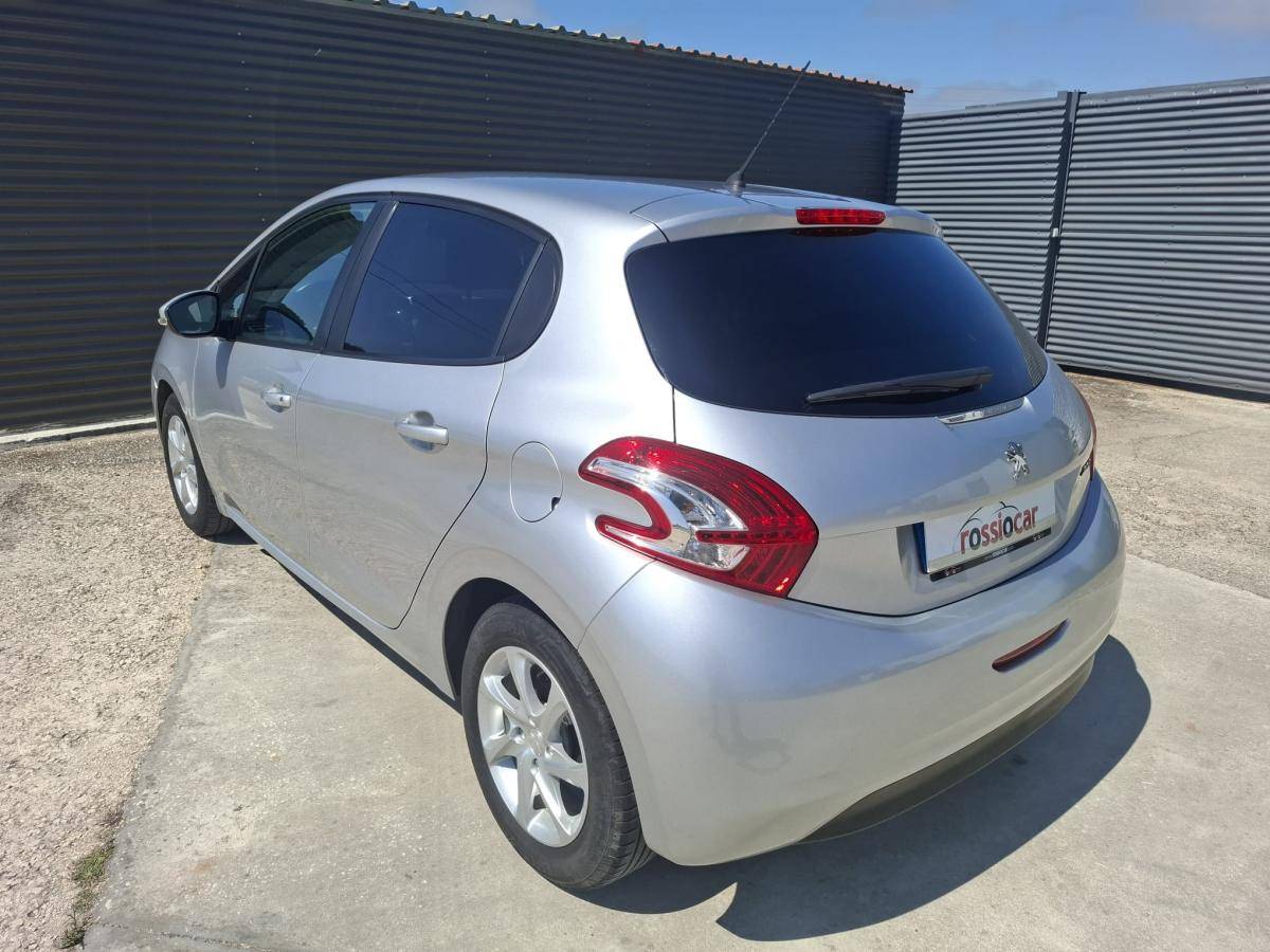 peugeot-208-2014-gasolina-1199cc
