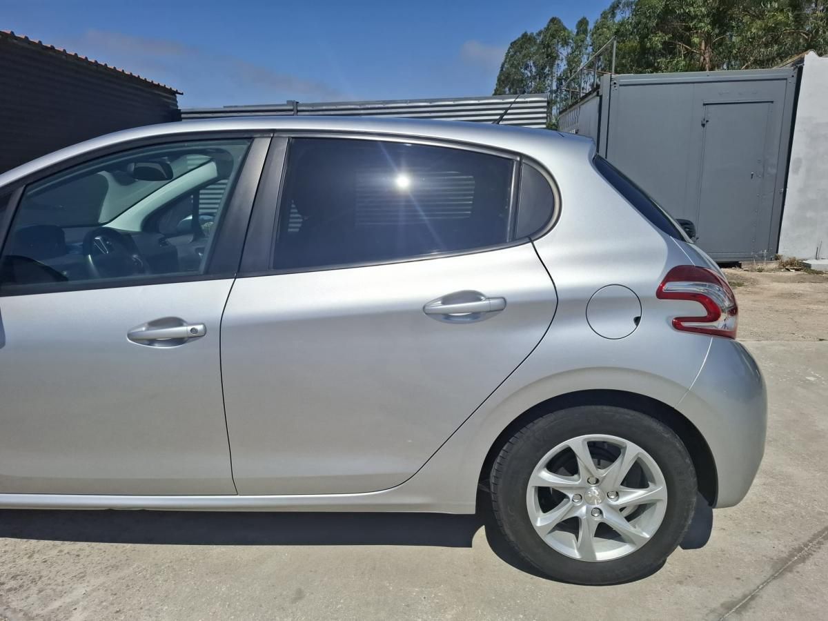 peugeot-208-2014-gasolina-1199cc