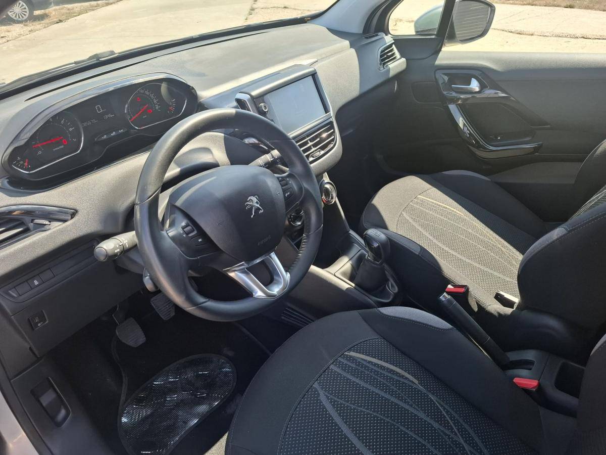 peugeot-208-2014-gasolina-1199cc