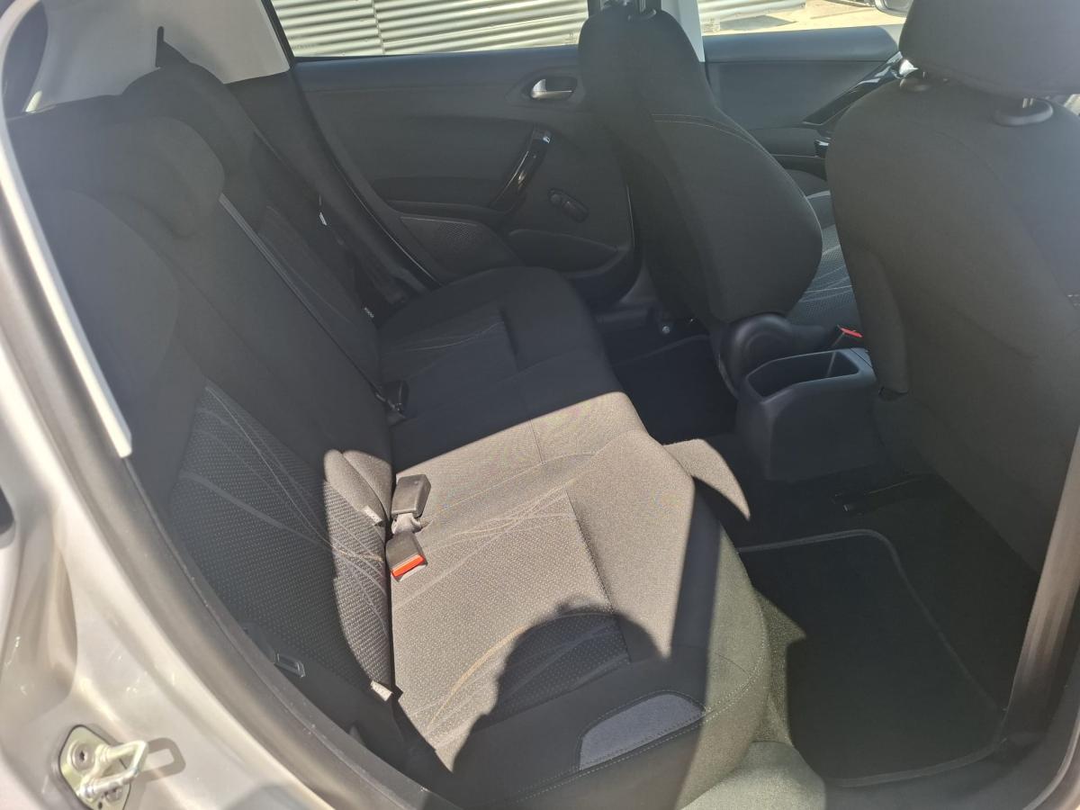 peugeot-208-2014-gasolina-1199cc