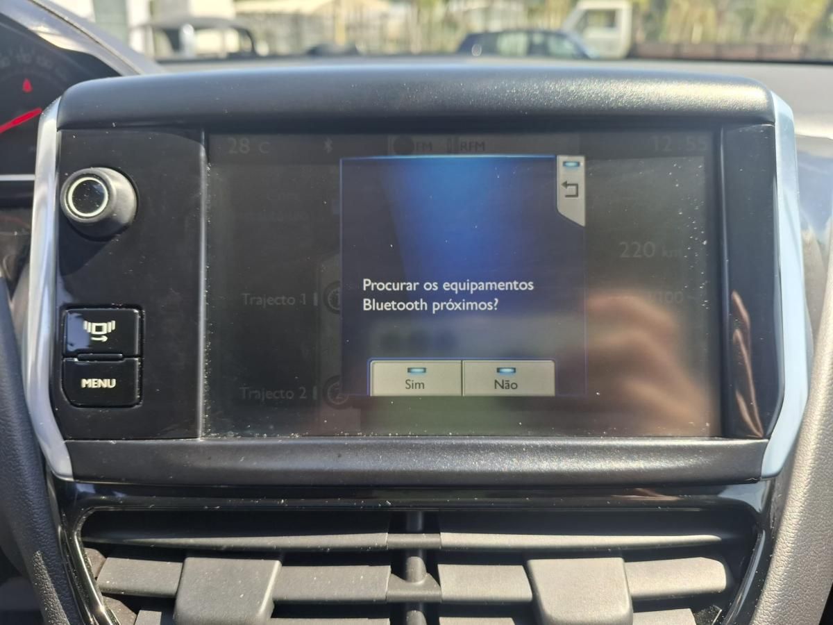 peugeot-208-2014-gasolina-1199cc
