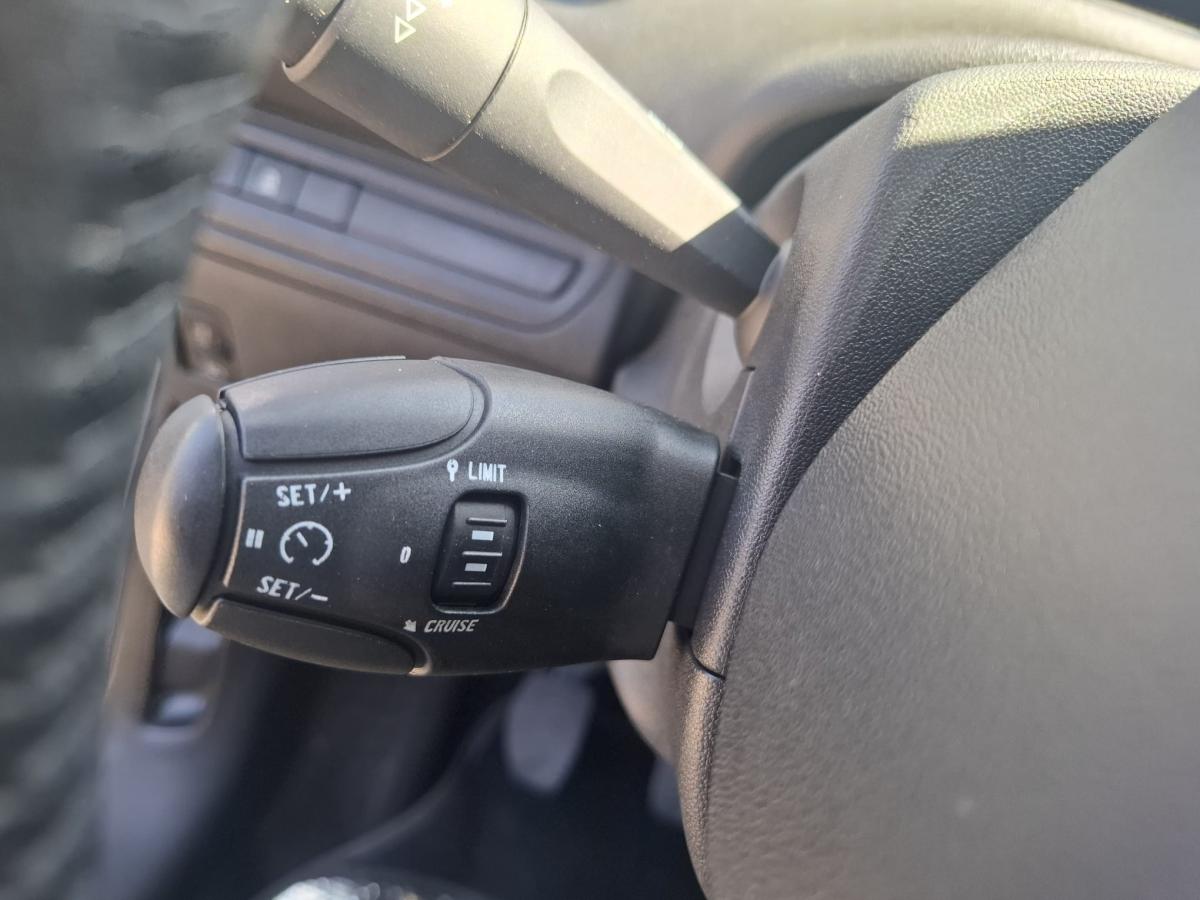 peugeot-208-2014-gasolina-1199cc