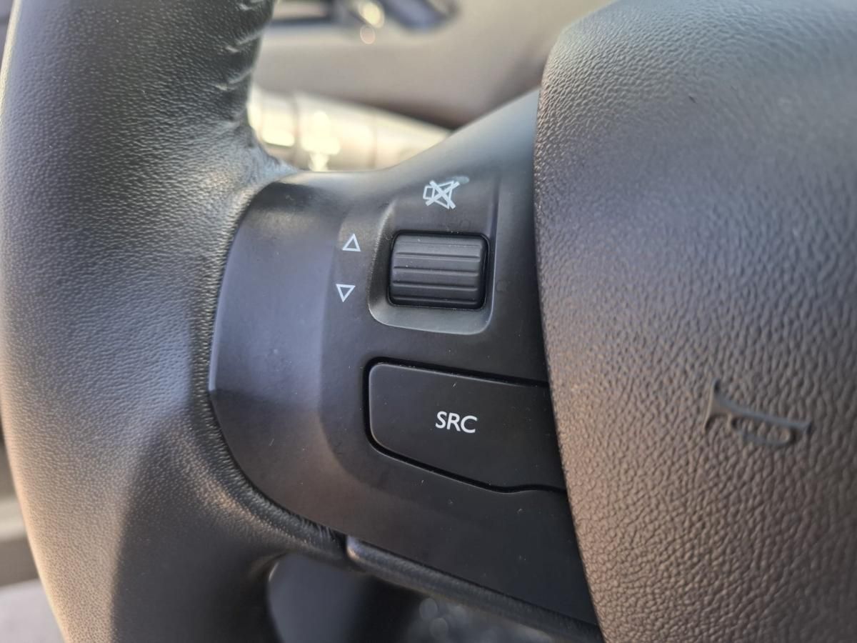 peugeot-208-2014-gasolina-1199cc