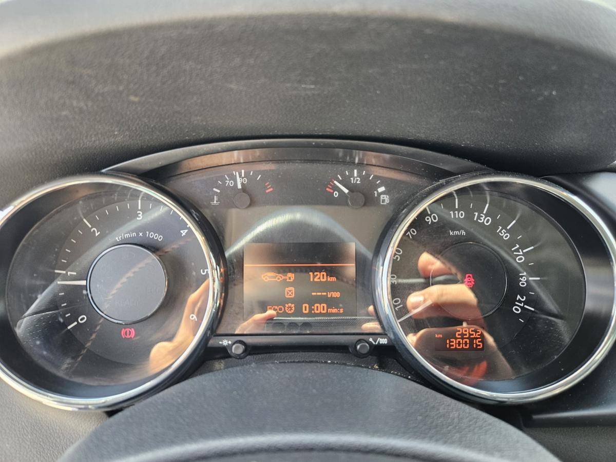 peugeot-3008-2015-diesel-1560cc