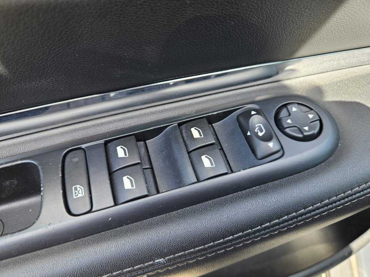 peugeot-3008-2015-diesel-1560cc