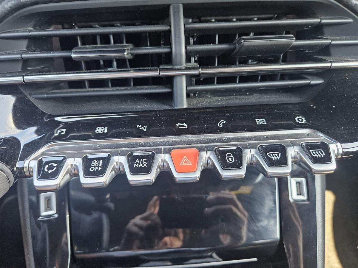 peugeot-2008-2022-gasolina-1199cc