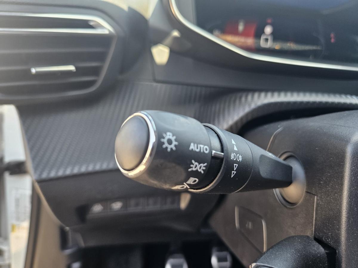 peugeot-2008-2022-gasolina-1199cc
