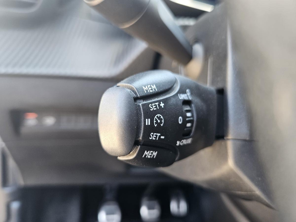 peugeot-2008-2022-gasolina-1199cc