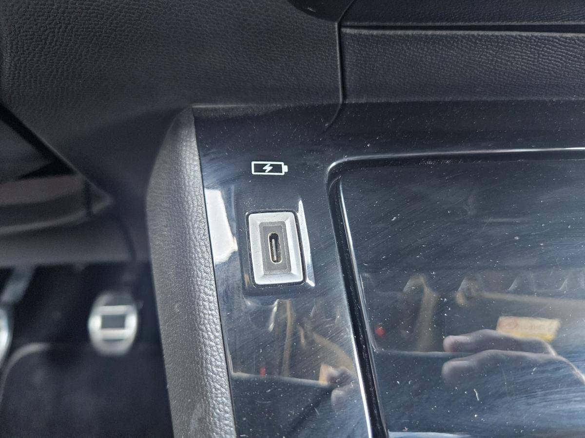 peugeot-2008-2022-gasolina-1199cc