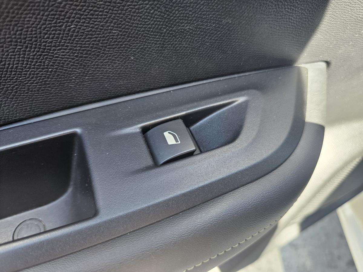 peugeot-2008-2022-gasolina-1199cc