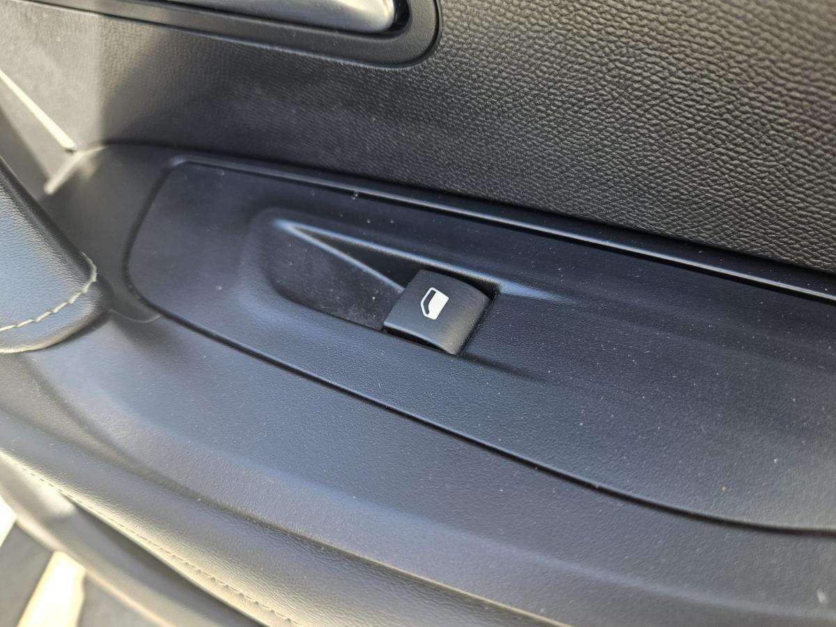 peugeot-2008-2022-gasolina-1199cc