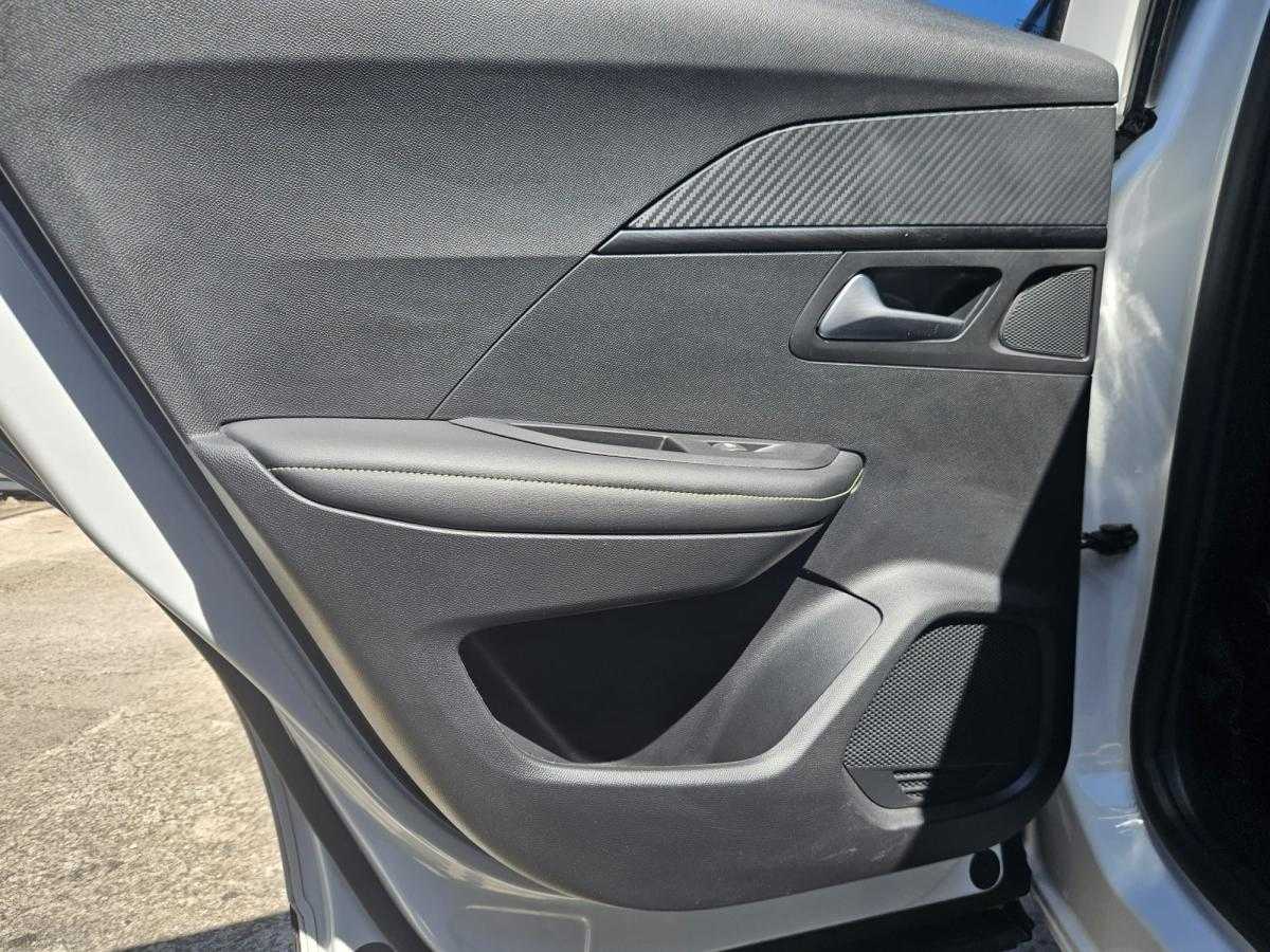 peugeot-2008-2022-gasolina-1199cc