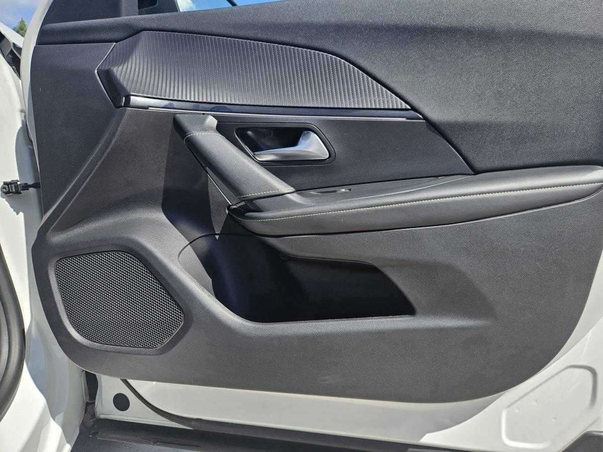 peugeot-2008-2022-gasolina-1199cc