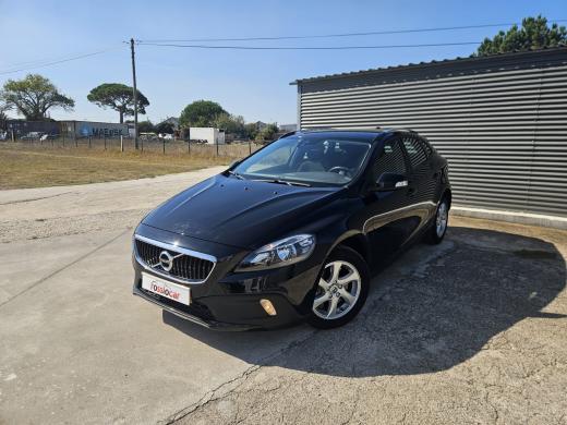 volvo-v40-cross-country-2017-diesel-1969cc