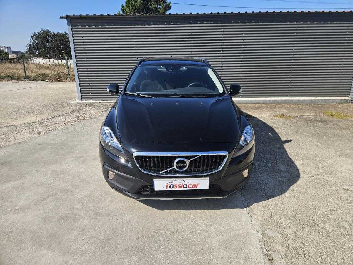 volvo-v40-cross-country-2017-diesel-1969cc