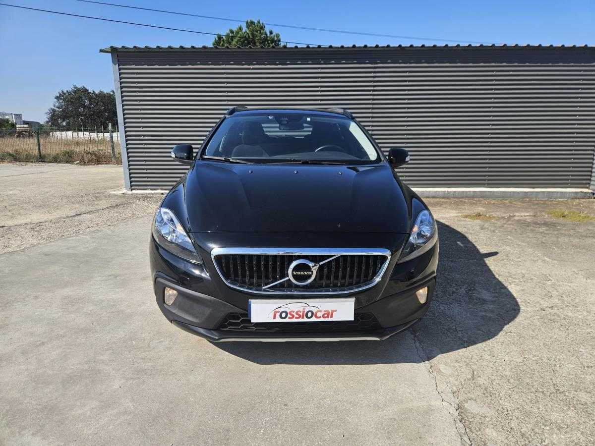 volvo-v40-cross-country-2017-diesel-1969cc