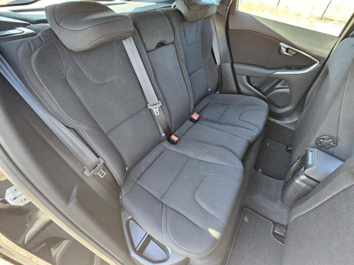 volvo-v40-cross-country-2017-diesel-1969cc