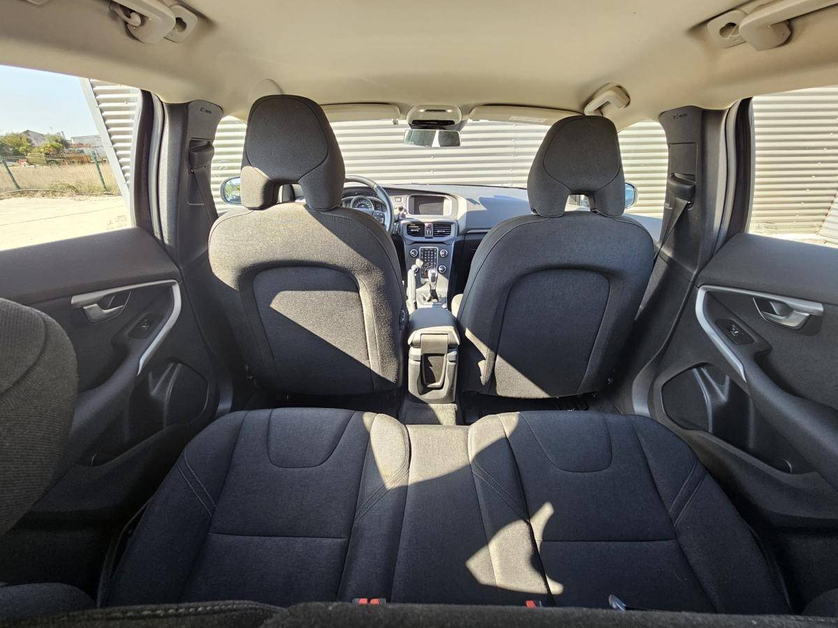 volvo-v40-cross-country-2017-diesel-1969cc
