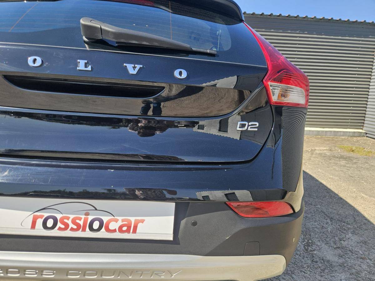 volvo-v40-cross-country-2017-diesel-1969cc