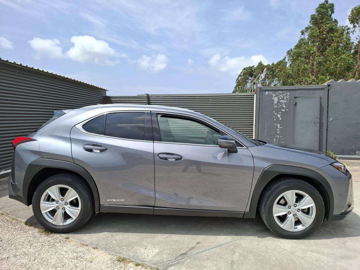 lexus-ux-2019-hibrido-a-gasolina-1987cc