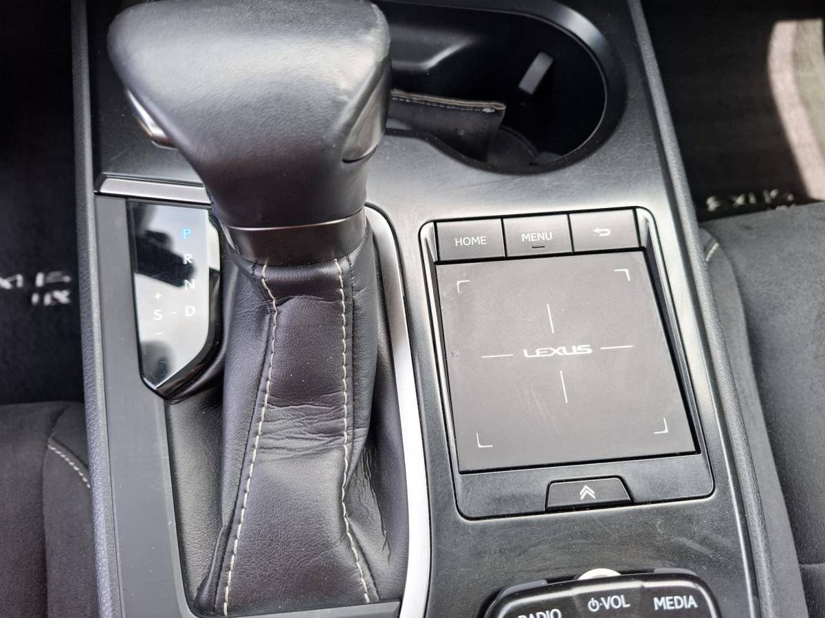 lexus-ux-2019-hibrido-a-gasolina-1987cc