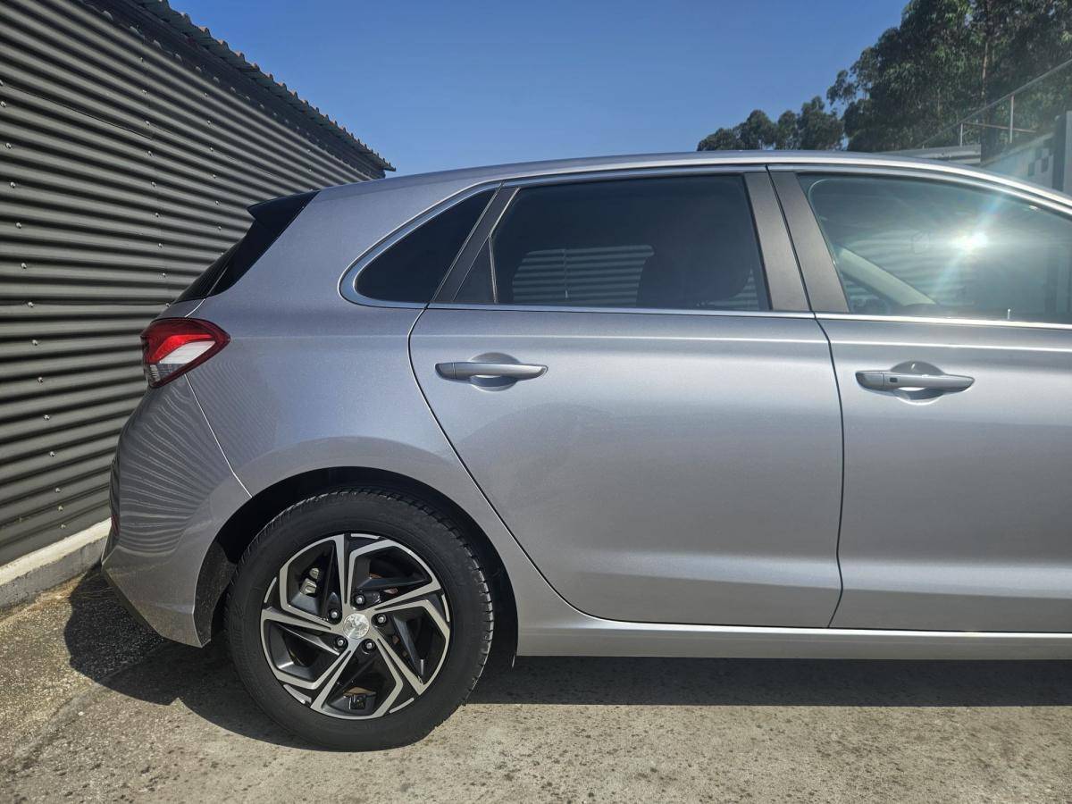 hyundai-i30-2023-gasolina-998cc
