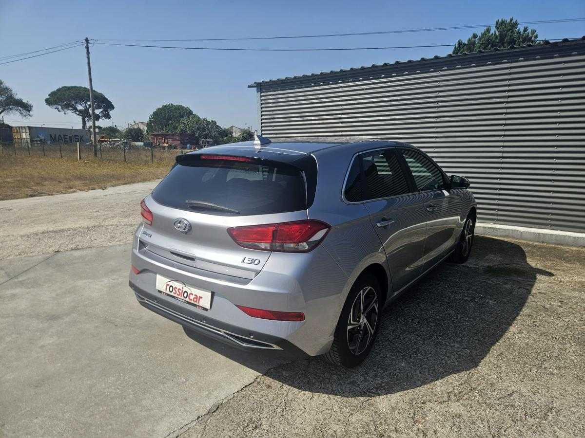 hyundai-i30-2023-gasolina-998cc
