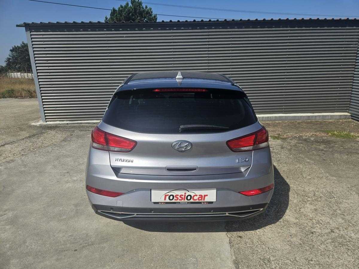 hyundai-i30-2023-gasolina-998cc