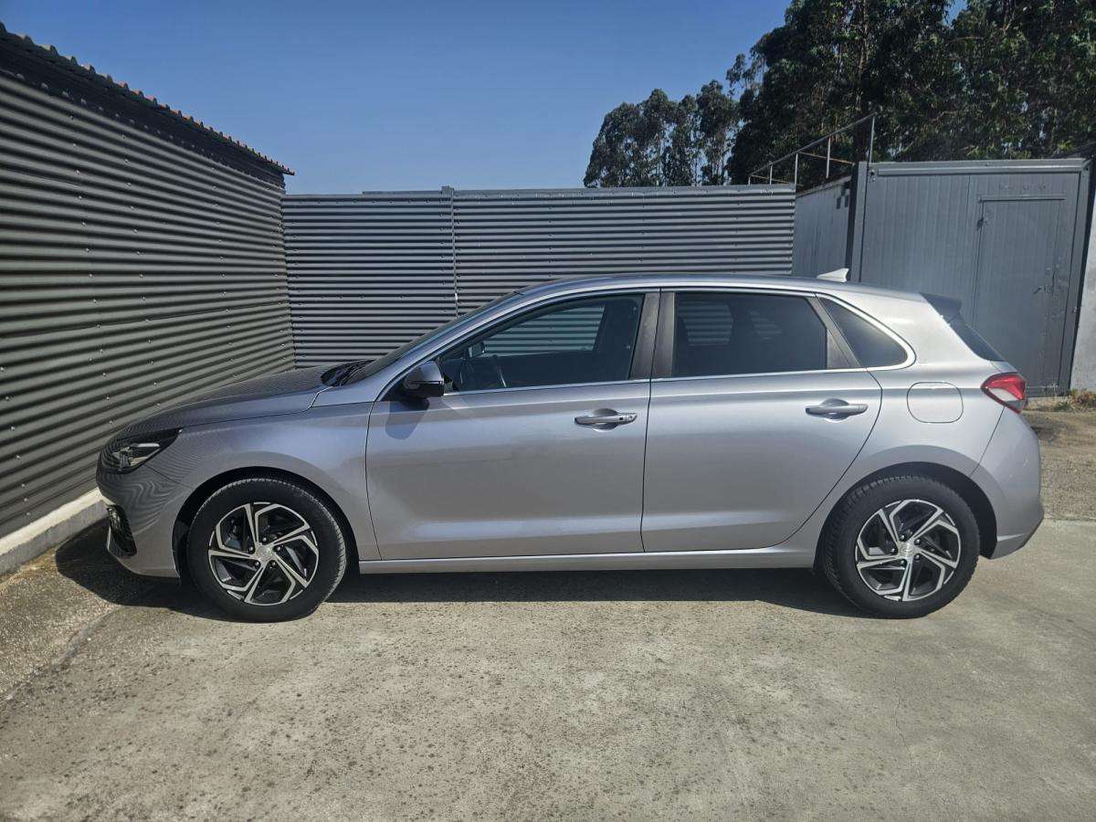 hyundai-i30-2023-gasolina-998cc